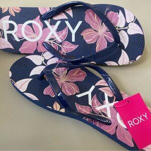 ROXY flip flops